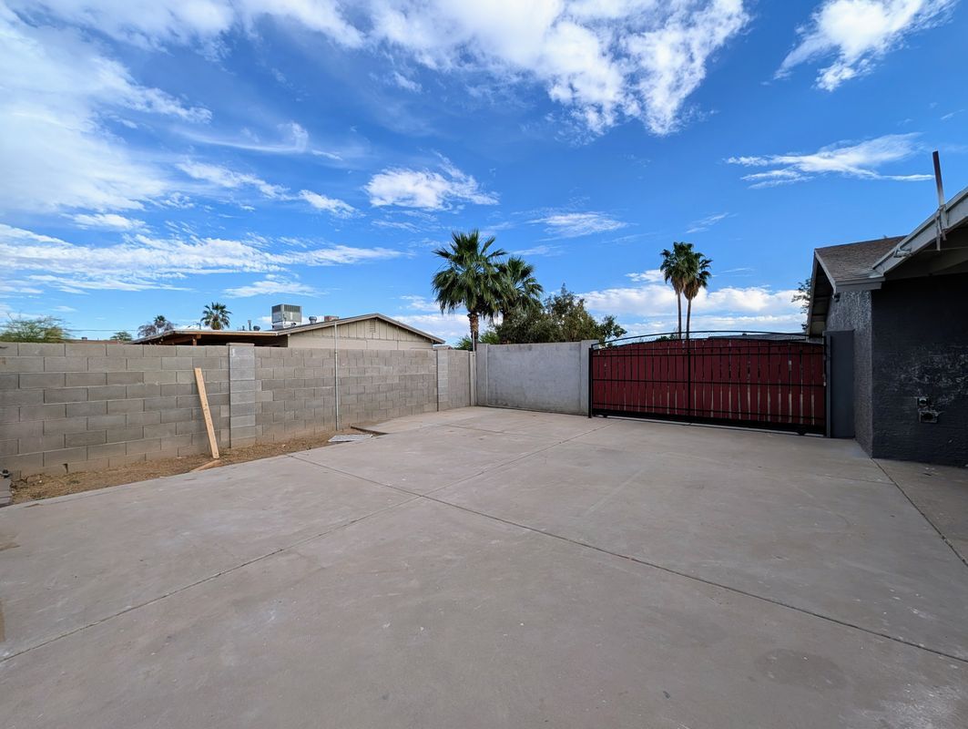 Building Photo - 13208 W Tuckey Ln