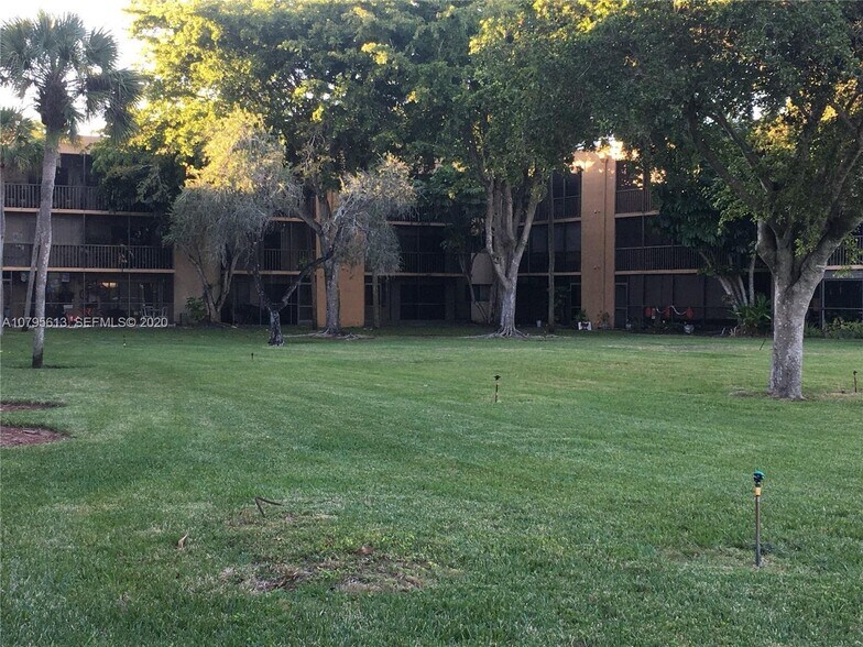 Building Photo - 8401 SW 107th Ave