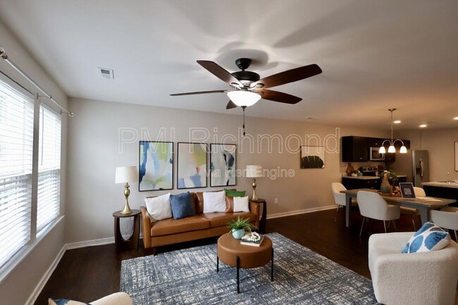 Building Photo - 1502 Stonewall Manor Dr