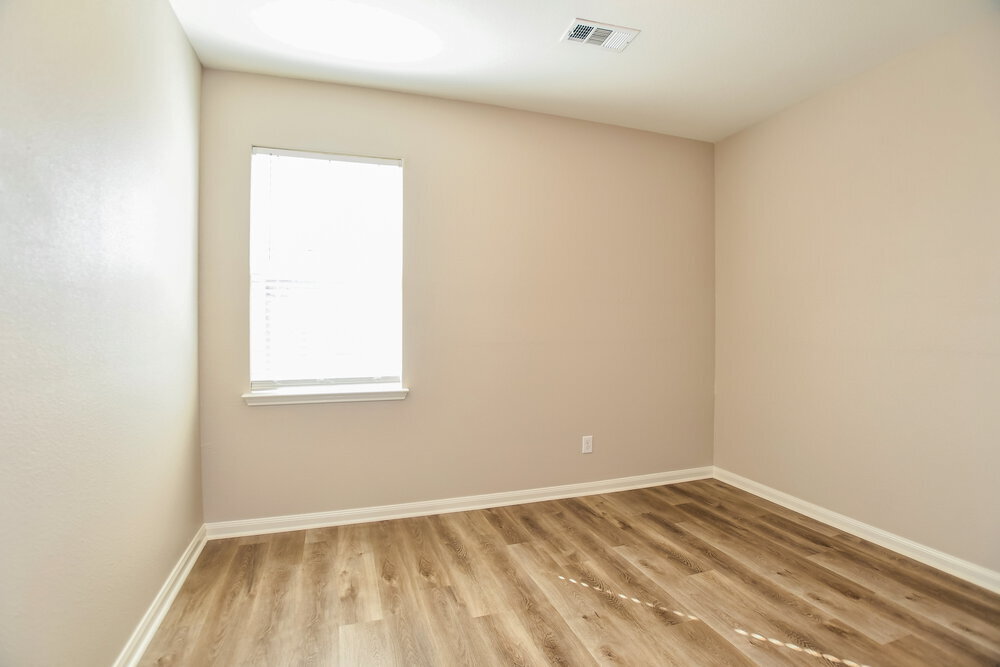 Building Photo - 526 Roaring Springs Dr