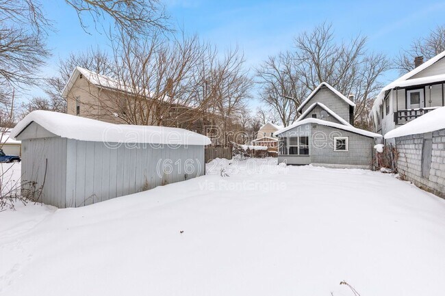 Building Photo - 51 Colfax St NE