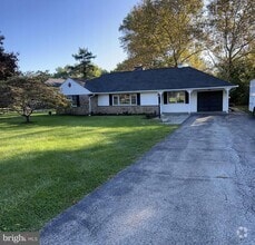 Building Photo - 106 Township Line Rd