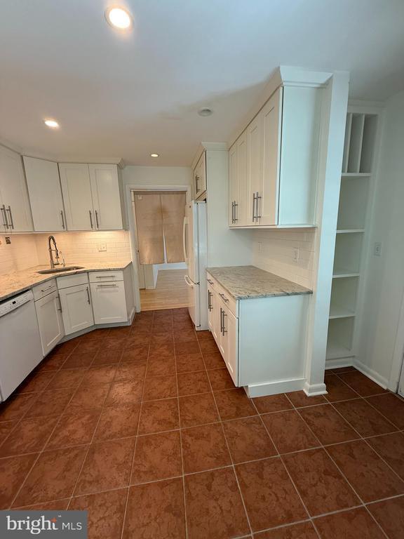 Building Photo - 110 Biscayne Ct
