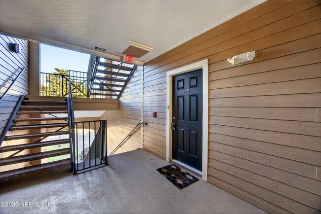 Building Photo - 13810 Sutton Park Dr N