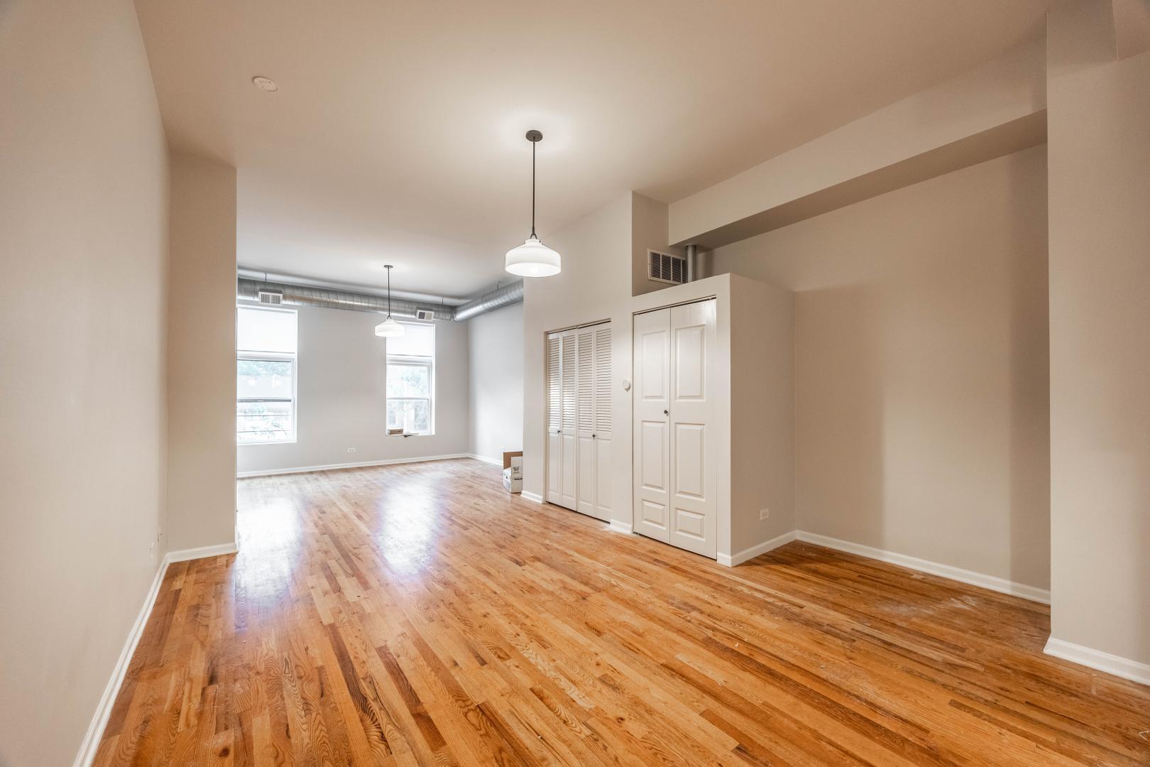 Building Photo - 1540 N Milwaukee Ave
