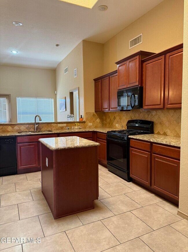 Building Photo - 14422 Coyote Trail