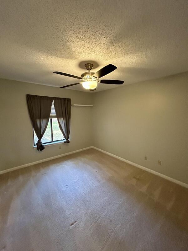Building Photo - 218 Yellow Pine Ct
