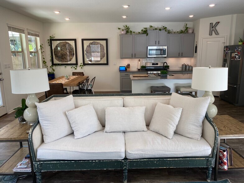 Building Photo - 10406 Bramble Berry Dr