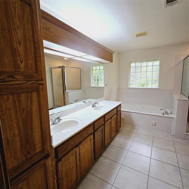 Building Photo - 1439 Savannah Prairie