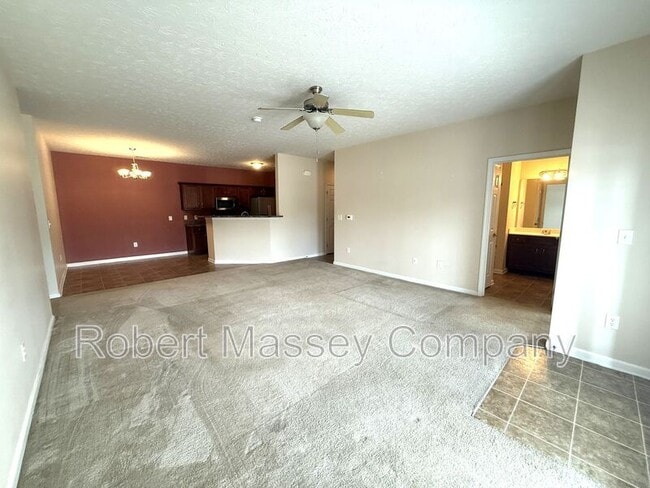 Building Photo - 9400 Clubview Dr