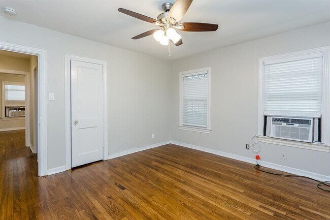 Building Photo - 2348 McClendon St