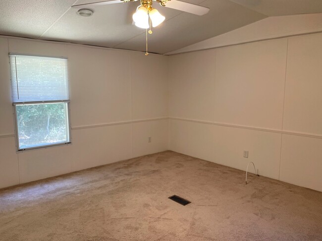 Building Photo - 3018 Aplin Rd
