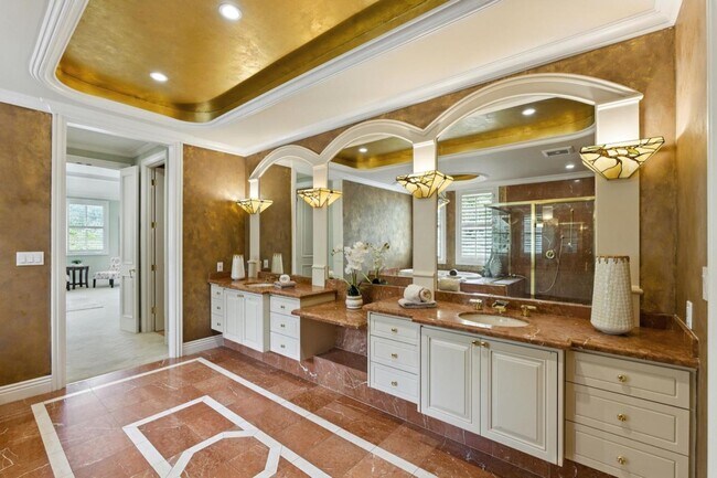 Building Photo - 90 Broadacres Rd