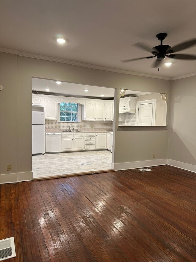 Building Photo - 308 Wood St