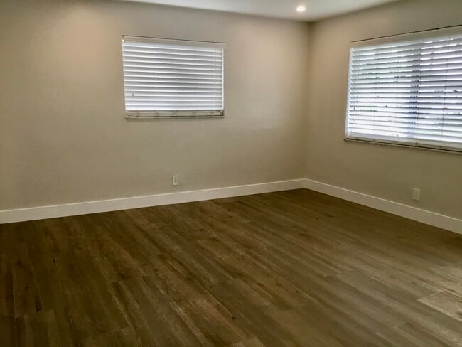 Building Photo - 2622 NW 54th St