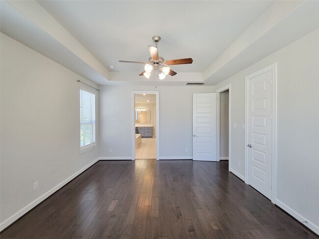 Building Photo - 935 W Lacey Garden Loop