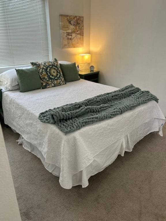 Building Photo - 563 Primrose Dr