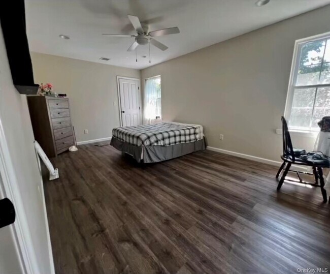 Building Photo - 118 Plains Rd