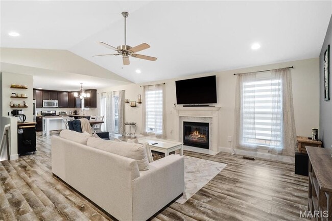 Building Photo - 2617 Lauren Lake Dr