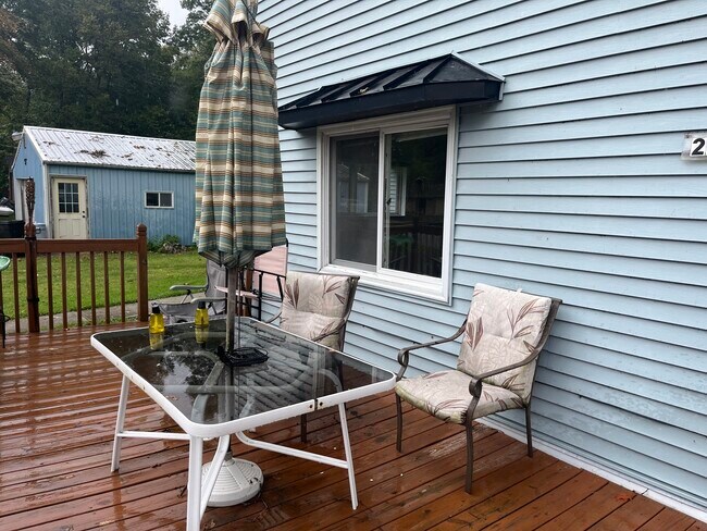 Building Photo - 2088 Chapman Lake Dr
