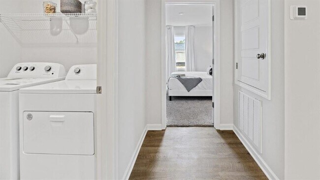 Building Photo - 1946 Tree Swallow Dr