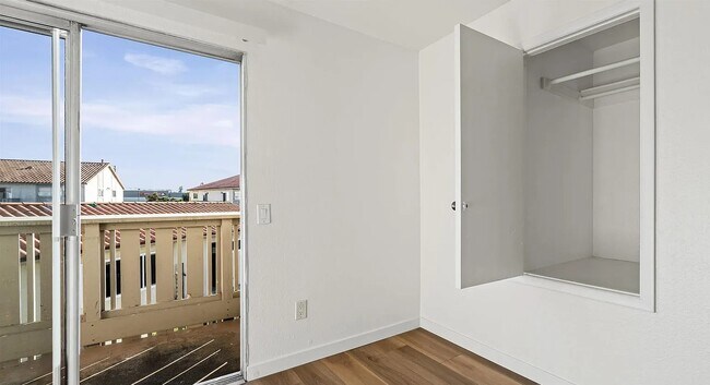 Building Photo - 1551 Broadway