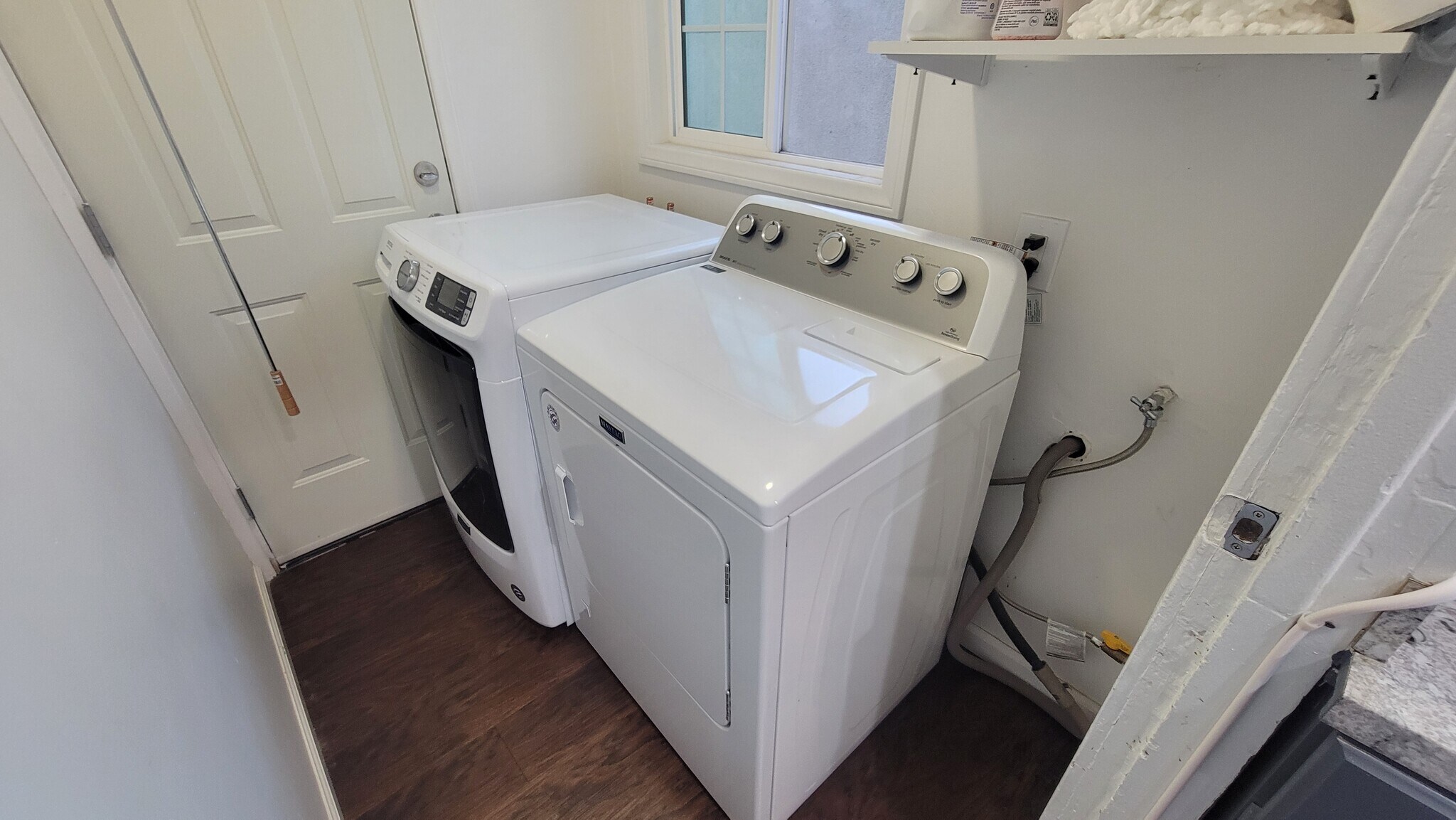 Building Photo - 1243 N Alexandria Ave