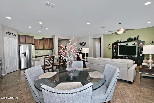 Building Photo - 4394 N Hummingbird Dr