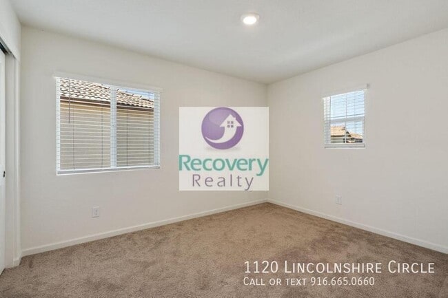Building Photo - 1120 Lincolnshire Cir
