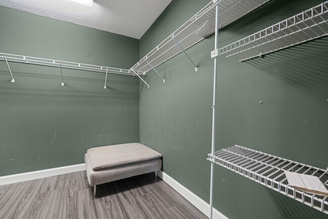 Building Photo - 582 Montevina Dr