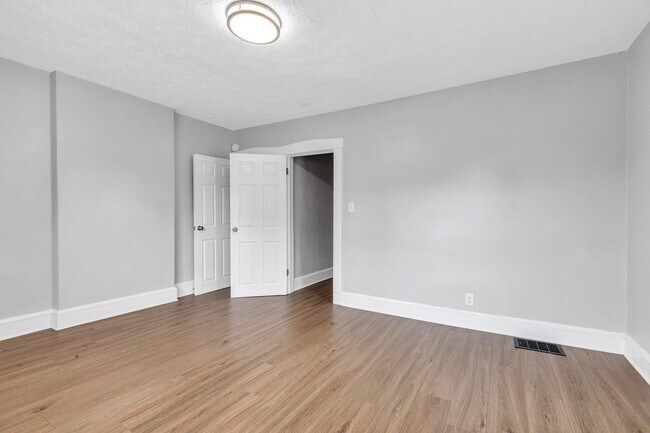 Building Photo - 3628 Birchwood Ave