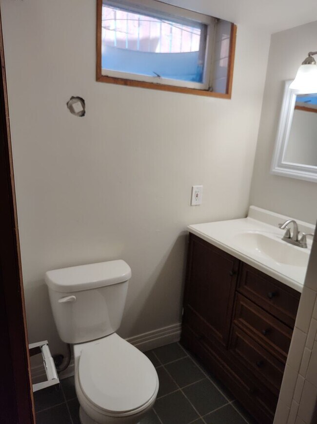 Building Photo - ALL PROSPECTIVE TENANTS MUST SUBMIT A $58 NON-REFUNDABLE APPLICATION FEE PER APPLICANT ONLINE AND...