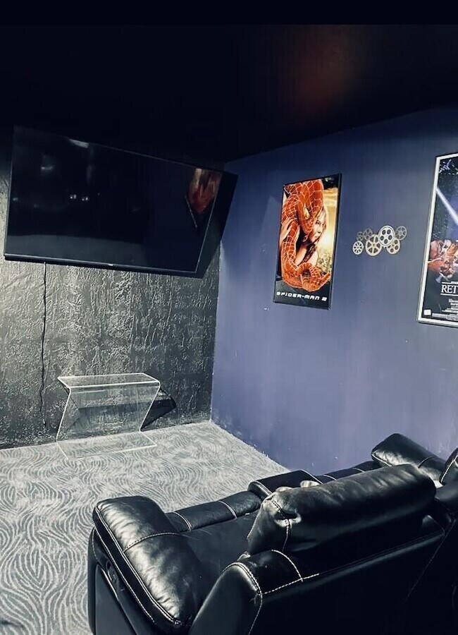 Building Photo - 2728 Nelson Dr