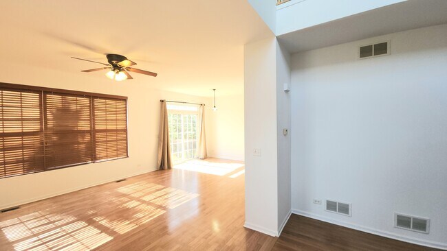 Building Photo - 360 Grape Vine Trl