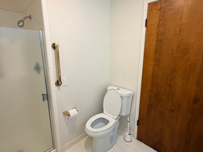 Building Photo - 922 Maple St