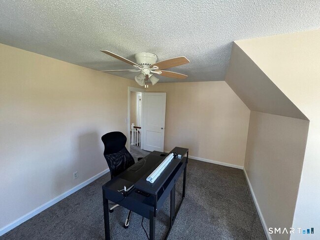 Building Photo - 138 Mountain St