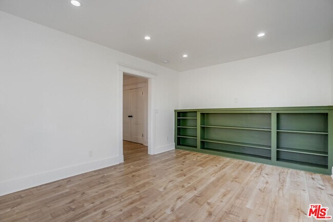 Building Photo - 633 N Rampart Blvd