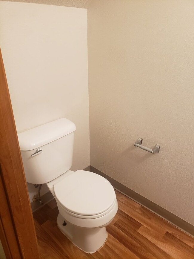 Building Photo - Wonderful townhouse in East Portland! rentalsc21.com