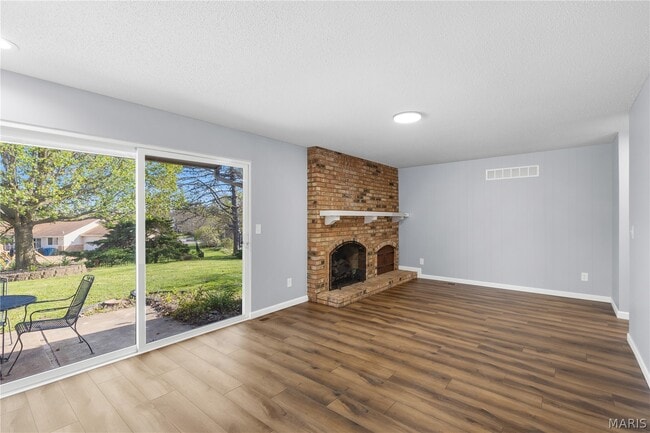 Building Photo - 606 Rue Montand Dr