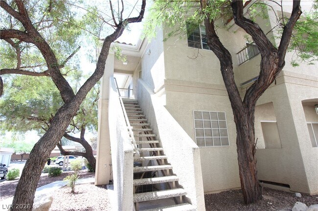 Building Photo - 1881 E Alexander Rd