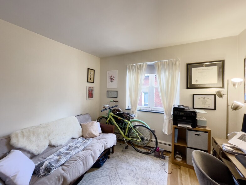 Building Photo - 594 Centre St