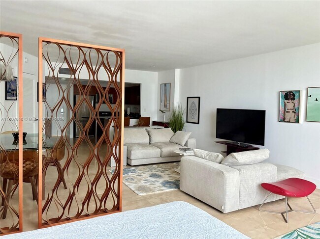 Building Photo - 2301 Collins Ave