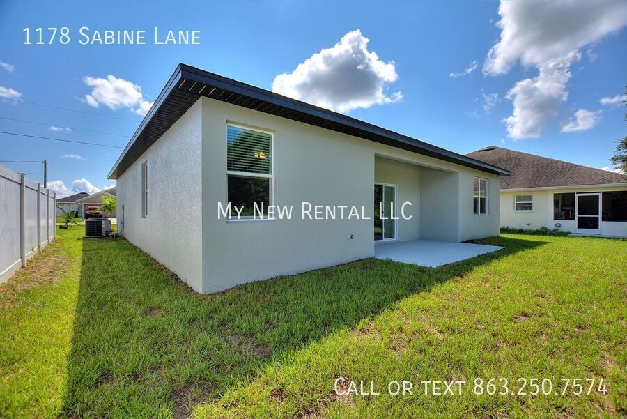 Building Photo - 1178 Sabine Ln