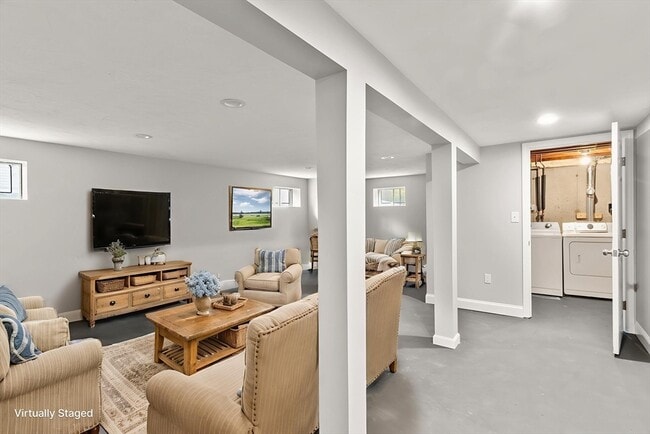 Building Photo - 45 Stanford Dr