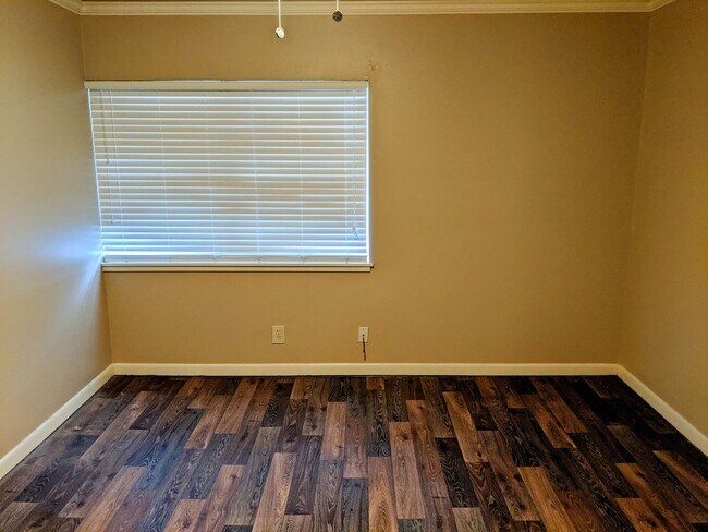 Building Photo - Greenbriar Condo for Rent!!!