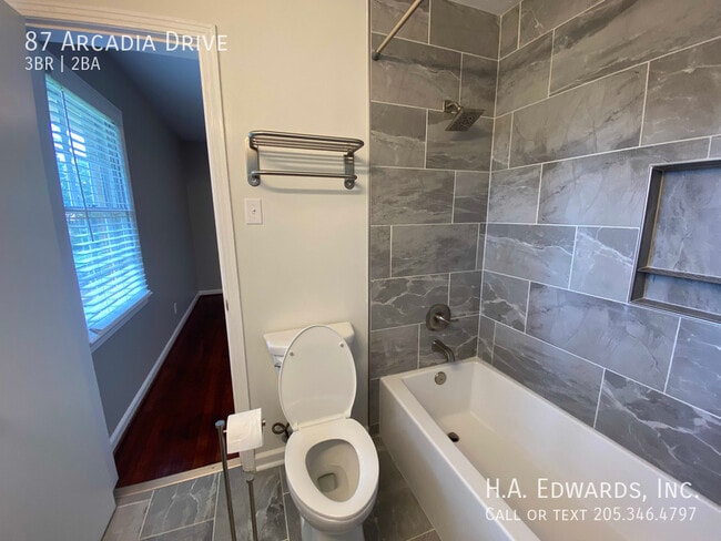 Building Photo - 87 Arcadia Dr