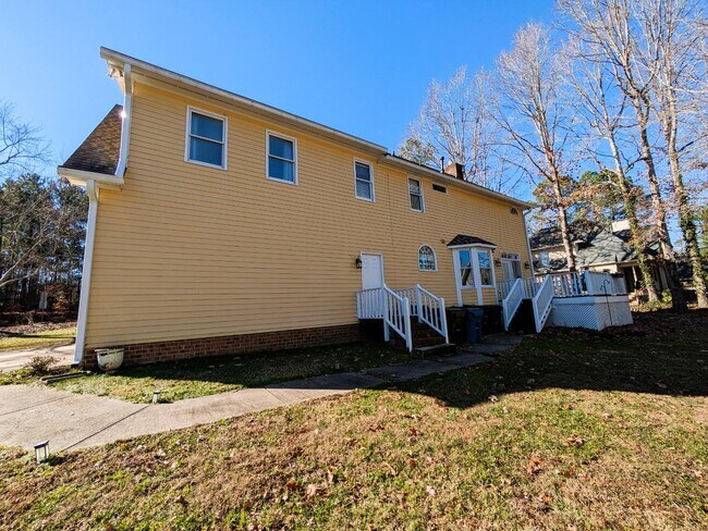 Building Photo - 417 Nichols Farm Dr