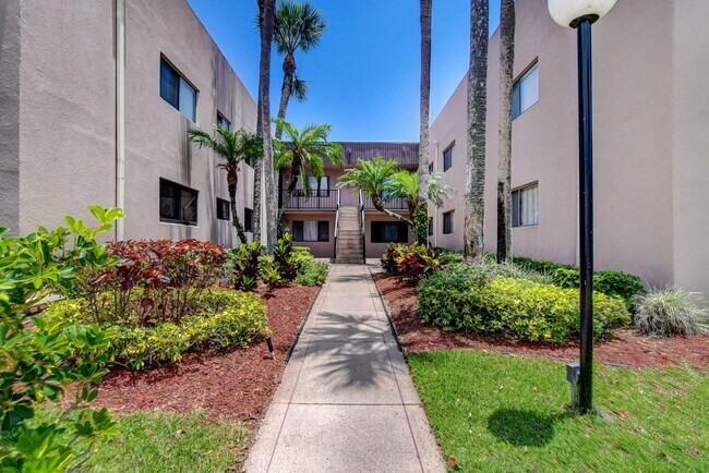 Building Photo - 15109 Ashland Dr