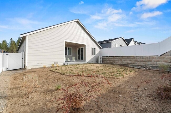 Building Photo - 10813 N Beaverhead Rd