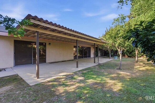 Building Photo - Kern City 55+ Community!